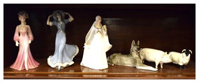 Lot 401 - Mixed quantity of porcelain figures