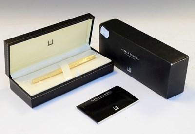Lot 245 - Alfred Dunhill '14k' nib fountain pen