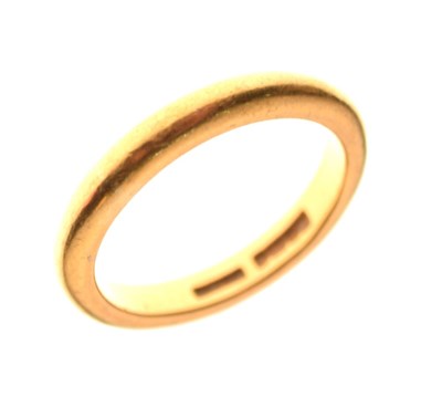 Lot 18 - 22ct gold wedding band