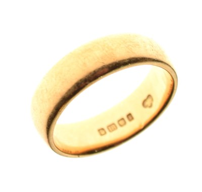 Lot 20 - 18ct gold wedding band