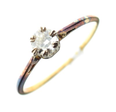 Lot 8 - Yellow metal solitaire 0.3 carat