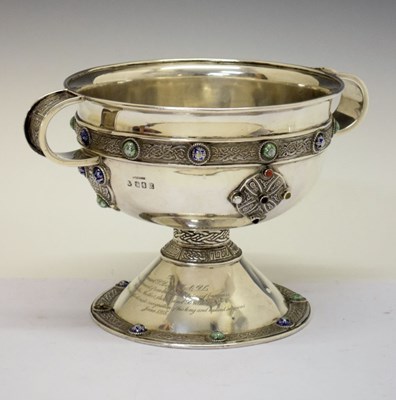 Lot 87 - George V Irish silver pedestal bowl a copy of the Ardagh Cup with presentation inscription