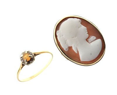 Lot 29 - 9ct gold cameo set ring, together with an '18ct' topaz set ring