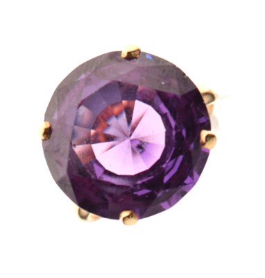 Lot 10 - Single corundum ring