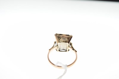 Lot 12 - Smoky quartz ring