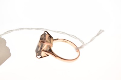 Lot 12 - Smoky quartz ring