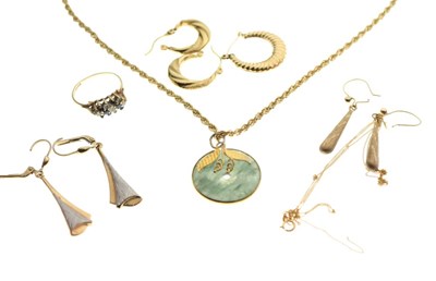 Lot 98 - Small quantity of assorted 9ct gold and yellow metal jewellery