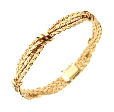 Lot 39 - Fancy link bracelet, marked '750'