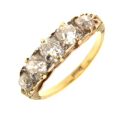 Lot 7 - Five stone diamond ring