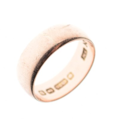 Lot 15 - 9ct rose gold wedding band