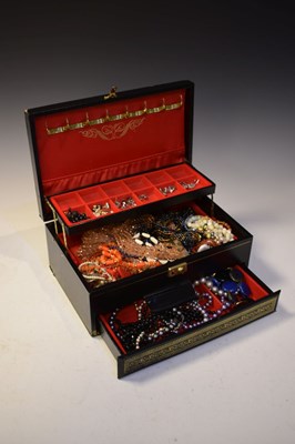 Lot 88 - Sundry costume jewellery