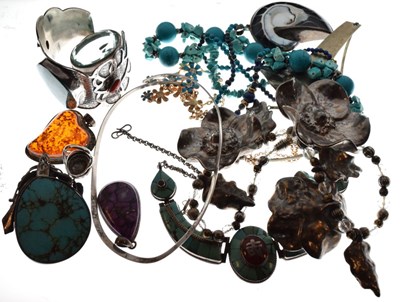 Lot 89 - Silver and turquoise bangle