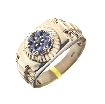 Lot 6 - White metal dress ring