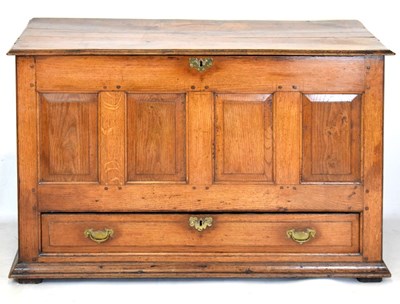 Lot 558 - Oak mule chest