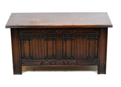 Lot 541 - Oak reproduction linenfold bedding chest