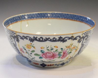 Lot 205 - Late 18th Century Chinese bowl, (a/f)