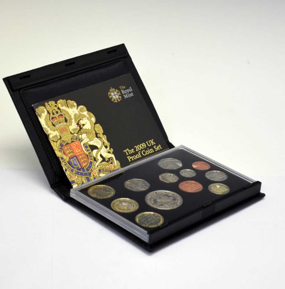 Lot 110 - Royal Mint 2009 proof coin set to include Kew Garden 50p