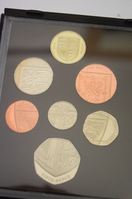 Lot 110 - Royal Mint 2009 proof coin set to include Kew Garden 50p