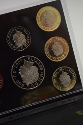 Lot 110 - Royal Mint 2009 proof coin set to include Kew Garden 50p