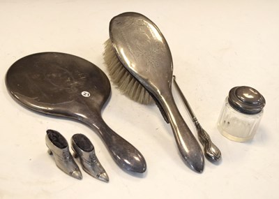 Lot 187 - Quantity of early 20th Century silver backed dressing table requisites