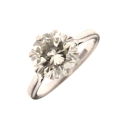 Lot 11 - Diamond single stone ring