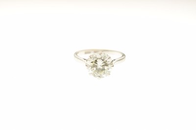 Lot 11 - Diamond single stone ring