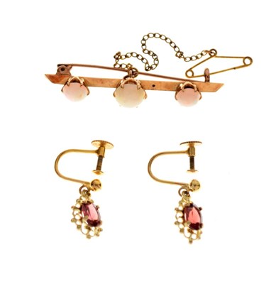 Lot 30 - Bar brooch set three opals, unmarked, 3.4g gross approx, plus a pair of gem set drop earrings