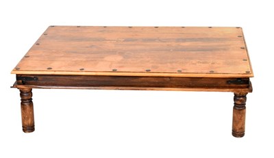 Lot 472 - Large Colonial-style hardwood coffee table