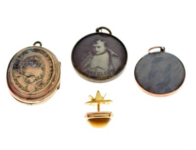 Lot 65 - Small quantity of gold and plated items