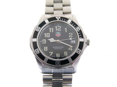 Lot 71 - Tag Heuer - Gentleman's Professional 200 stainless steel wristwatch