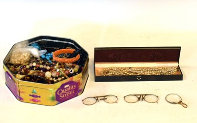 Lot 72 - Quantity of costume jewellery