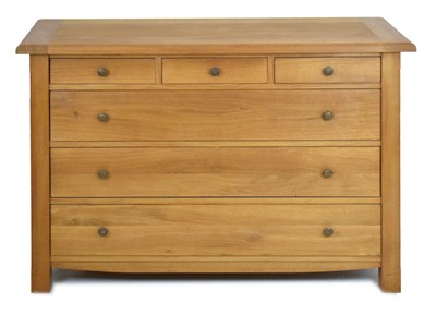 Lot 539 - Light oak six drawer chest