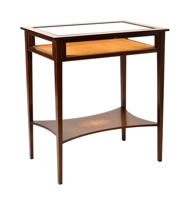Lot 408 - Inlaid mahogany bijouterie or vitrine table