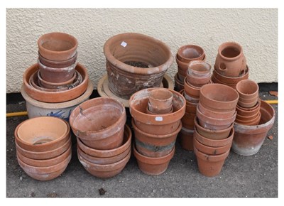 Lot 602 - Quantity of various sized terracotta and glazed garden pots