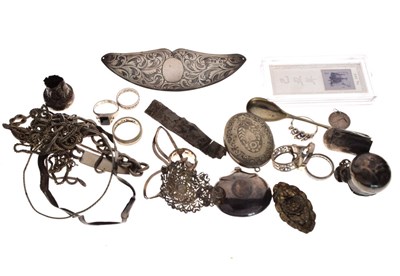Lot 142 - Assorted silver and white metal items