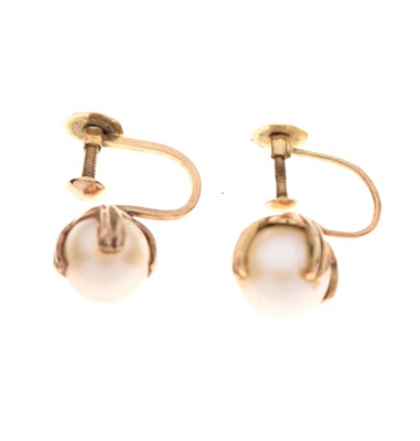 Lot 68 - Pair of cultured pearl ear studs