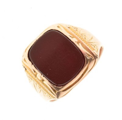 Lot 20 - Gentleman's 15ct gold signet ring
