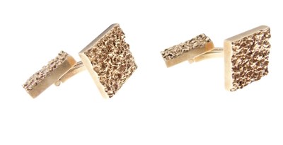 Lot 34 - Pair of 9ct gold 'Brutalist' cufflinks