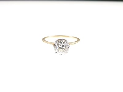 Lot 6 - Diamond single-stone ring