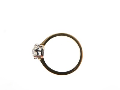 Lot 6 - Diamond single-stone ring