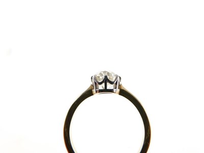 Lot 6 - Diamond single-stone ring