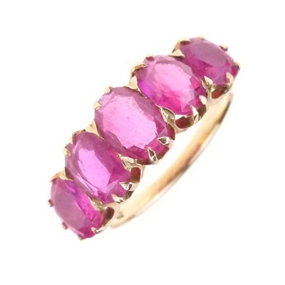 Lot 20 - Five-stone ruby ring