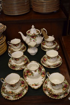 Lot 735 - Royal Albert Old Country Roses