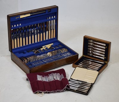 Lot 731 - Mappin & Webb oak-cased canteen