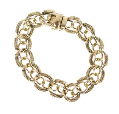 Lot 35 - Egyptian bracelet and necklace set