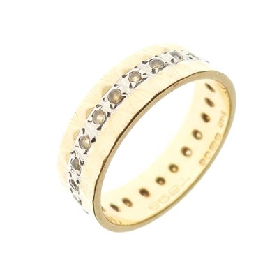 Lot 12 - 18ct gold two-colour wedding band
