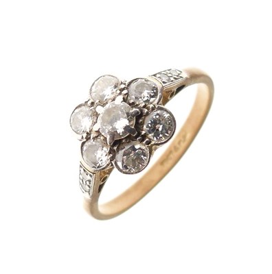 Lot 6 - Seven-stone diamond cluster ring