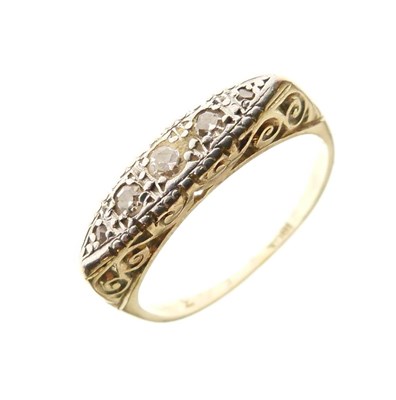 Lot 10 - Five-stone illusion set diamond ring