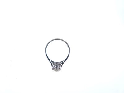 Lot 1 - Diamond single stone ring
