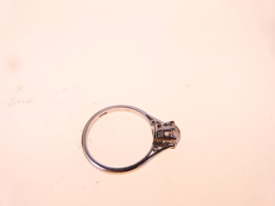 Lot 1 - Diamond single stone ring